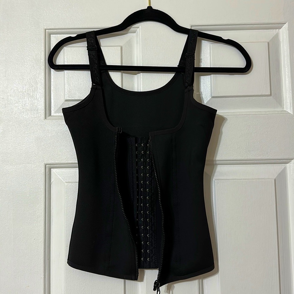 Brand New Womens Double Layer Waist Trainer- Never Worn, 3 Different Settings.